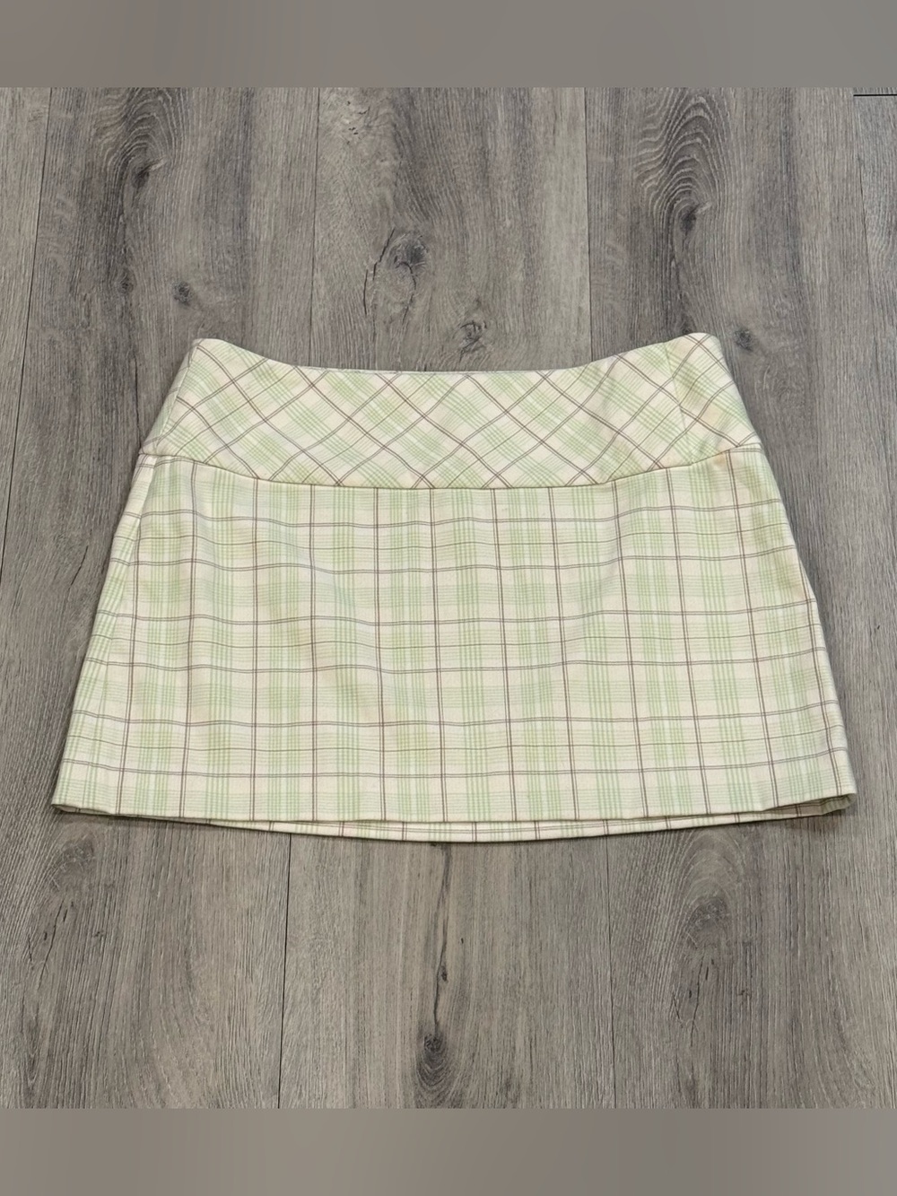 Aritzia Sunday Best Sundeh Pastel Green & Cream Plaid Mini Skirt - Picture 2 of 6